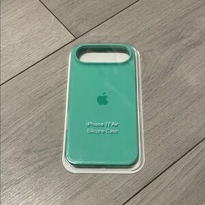 Apple iPhone 17 Air Silicone Case - Teal